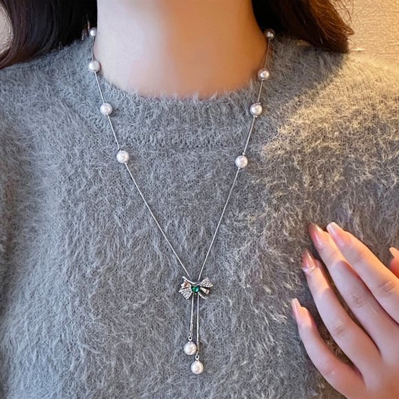 GOLICC Zircon Butterfly Pearl Necklace - Picture 3 of 11